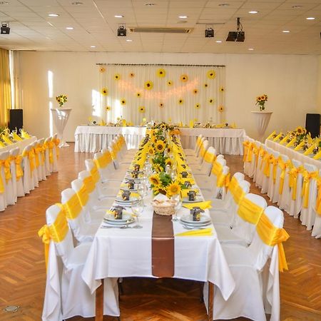 Hotel Magistern Konferencia Es Wellnesshotel シオーフォク エクステリア 写真