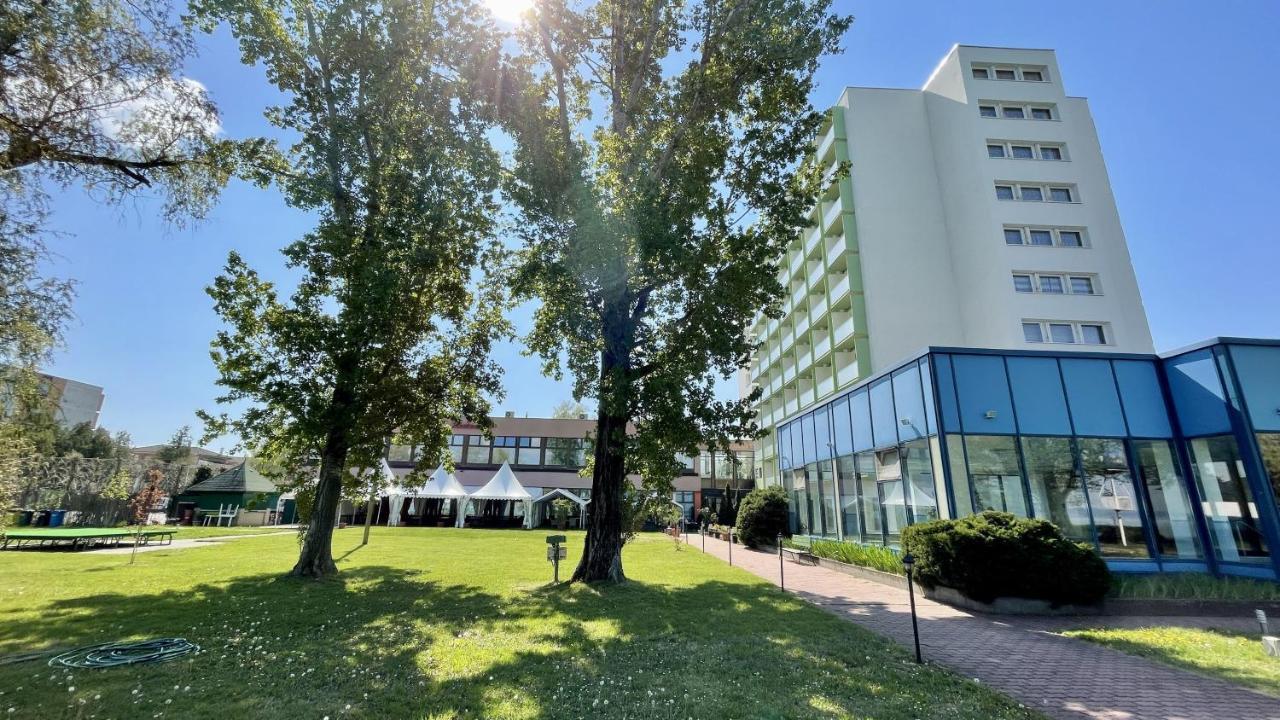 Hotel Magistern Konferencia Es Wellnesshotel シオーフォク エクステリア 写真