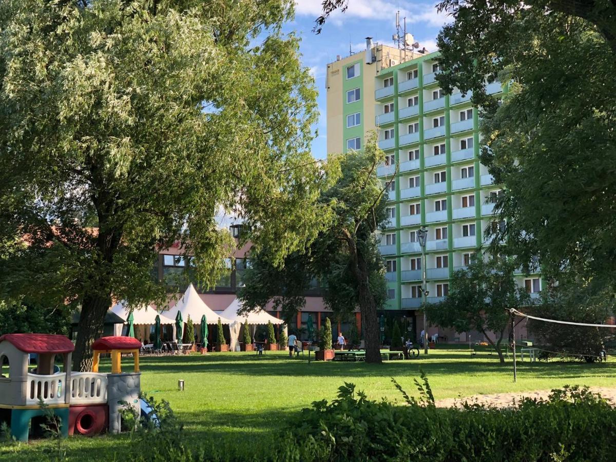 Hotel Magistern Konferencia Es Wellnesshotel シオーフォク エクステリア 写真