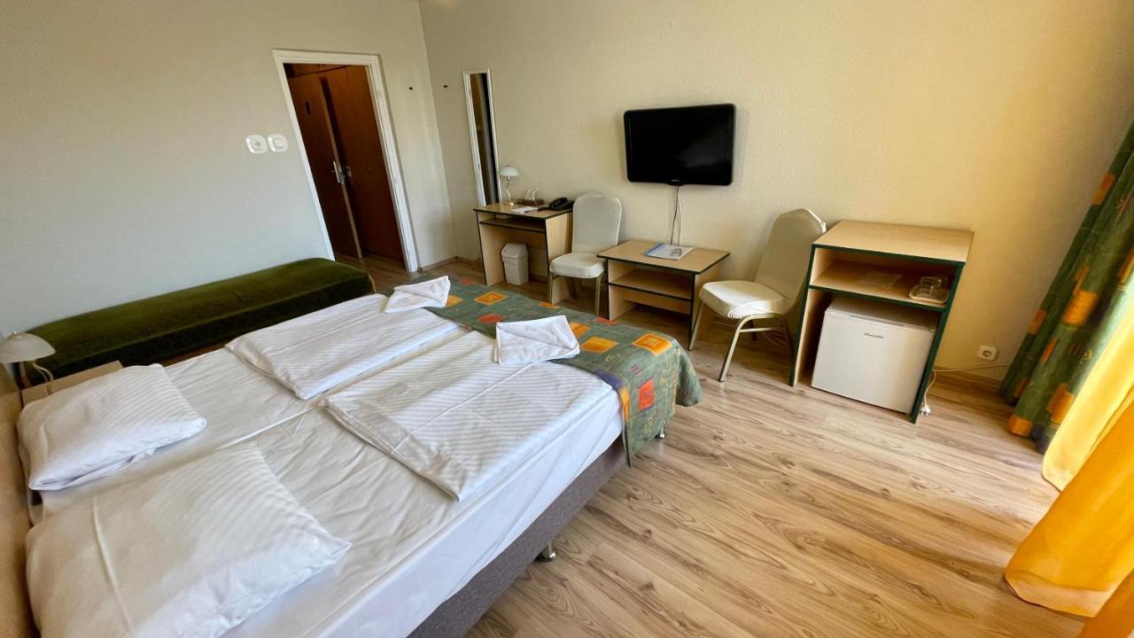 Hotel Magistern Konferencia Es Wellnesshotel シオーフォク エクステリア 写真